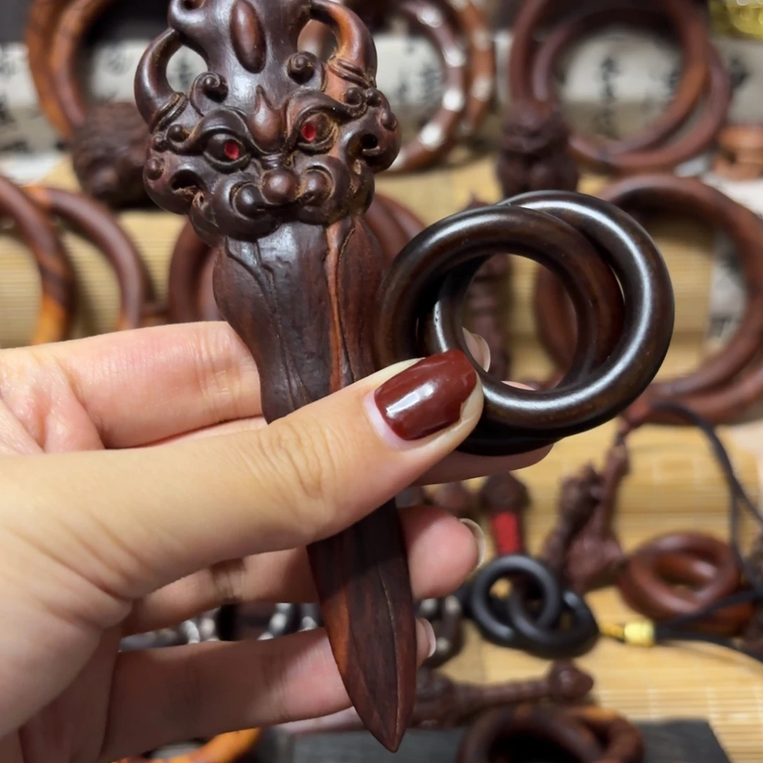 枣木A****?雷枣玉化料乾坤圈雷桃15剑