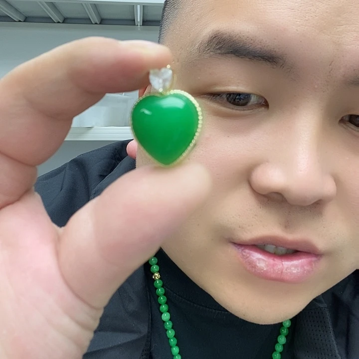 翡翠颈饰14K金镶嵌爱心吊坠