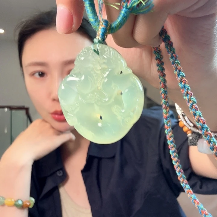 雨***记未镶嵌蛇纹石玉颈饰