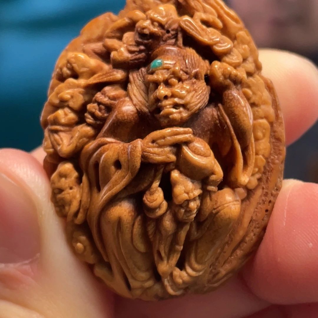 桃核五鬼钟馗核雕作品