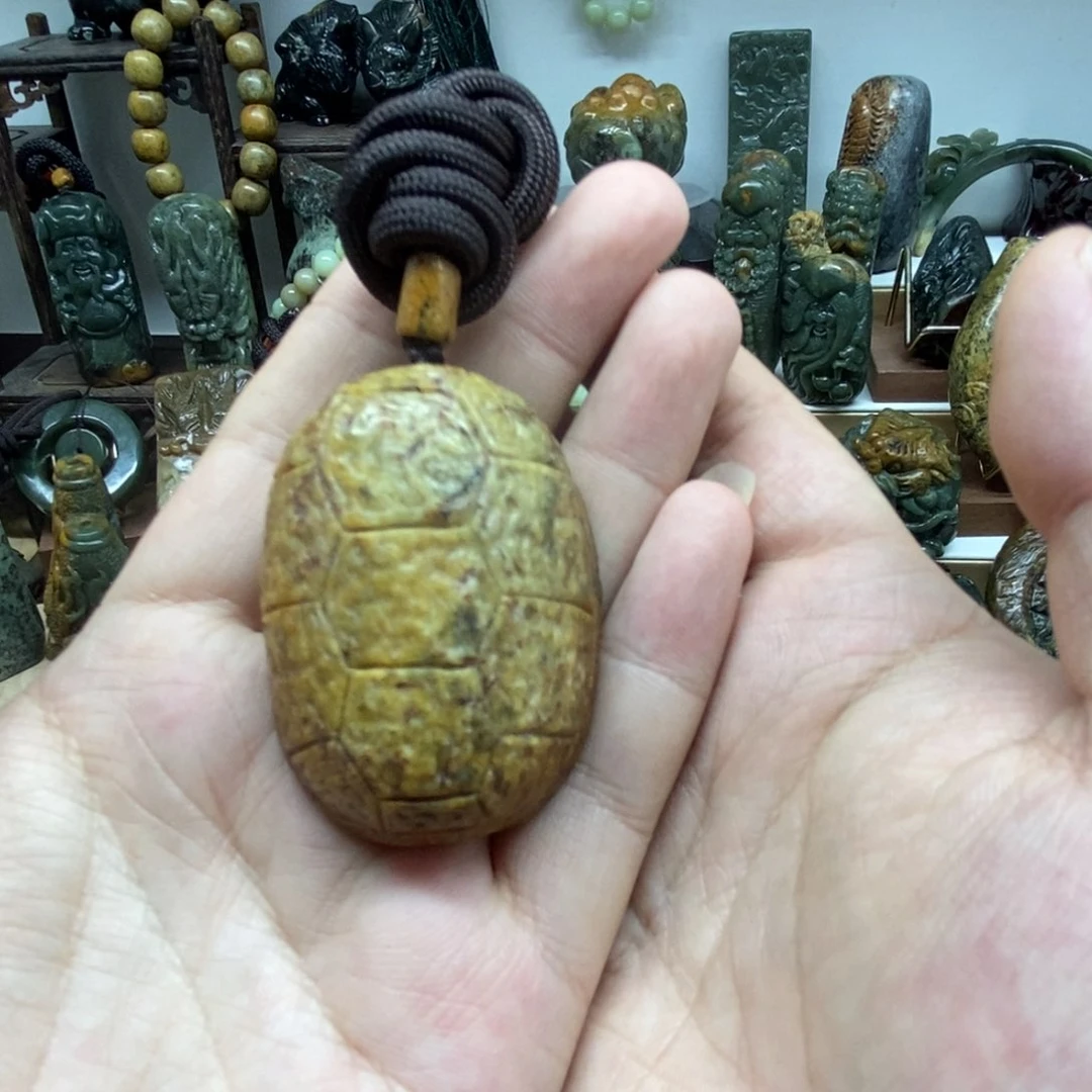 未镶嵌岫岩河磨玉（透闪石质玉）把件?****?