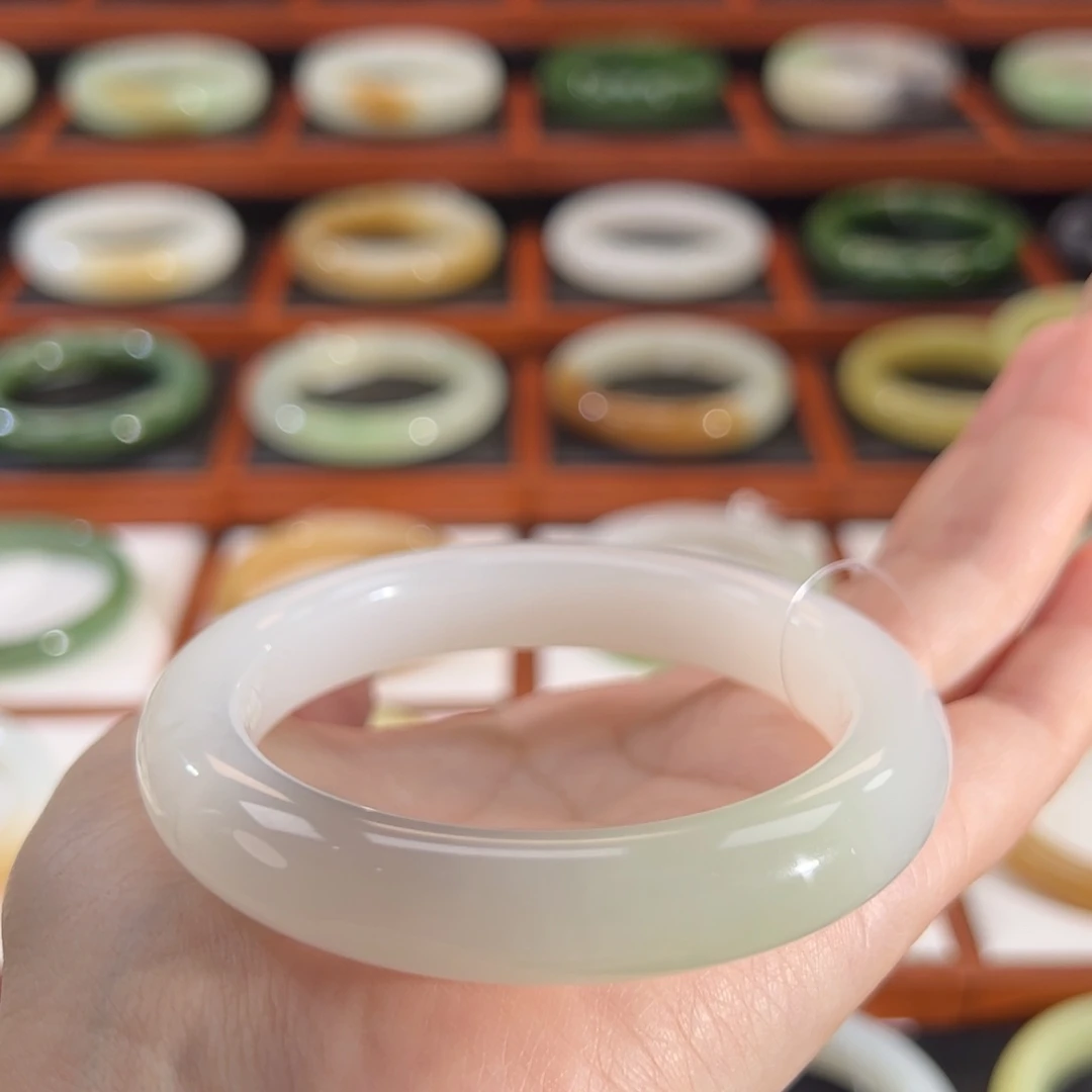 和田玉（翠青玉）未镶嵌手镯楼兰紫白翠