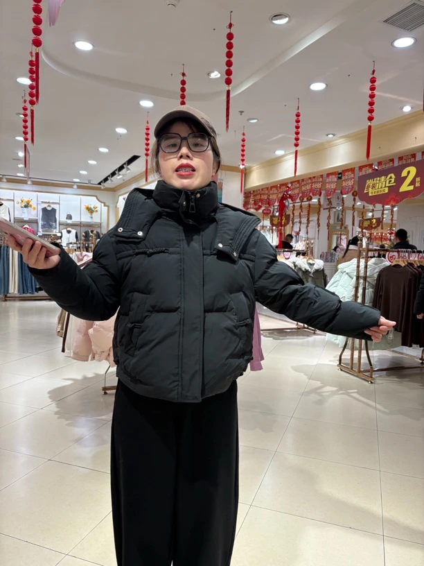 资阳恒宣C54517.女士短款时尚休闲百搭连帽加厚