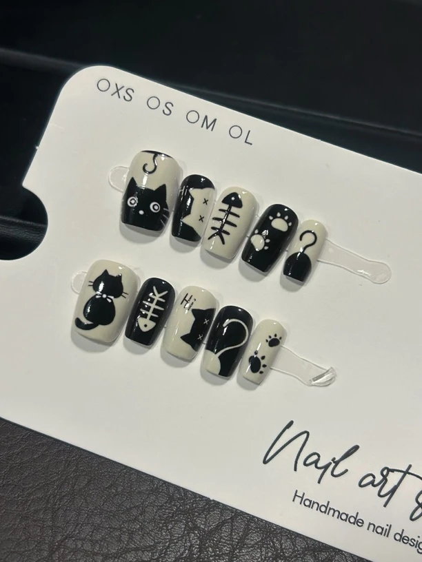 猫鱼骨头卡通黑白简约穿戴甲10片装短短梯