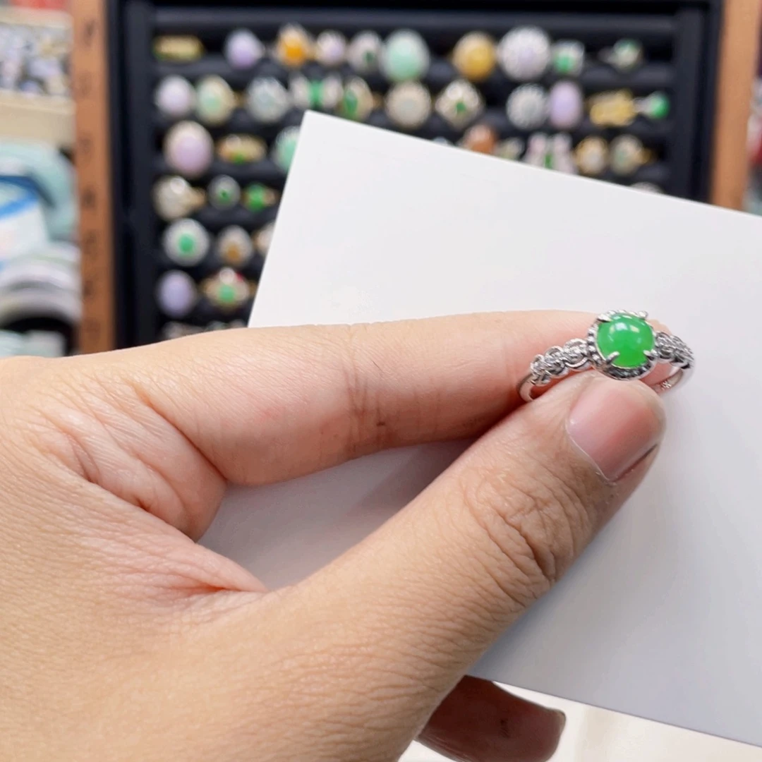 翡翠手镯未镶嵌天然翡翠Ａ货