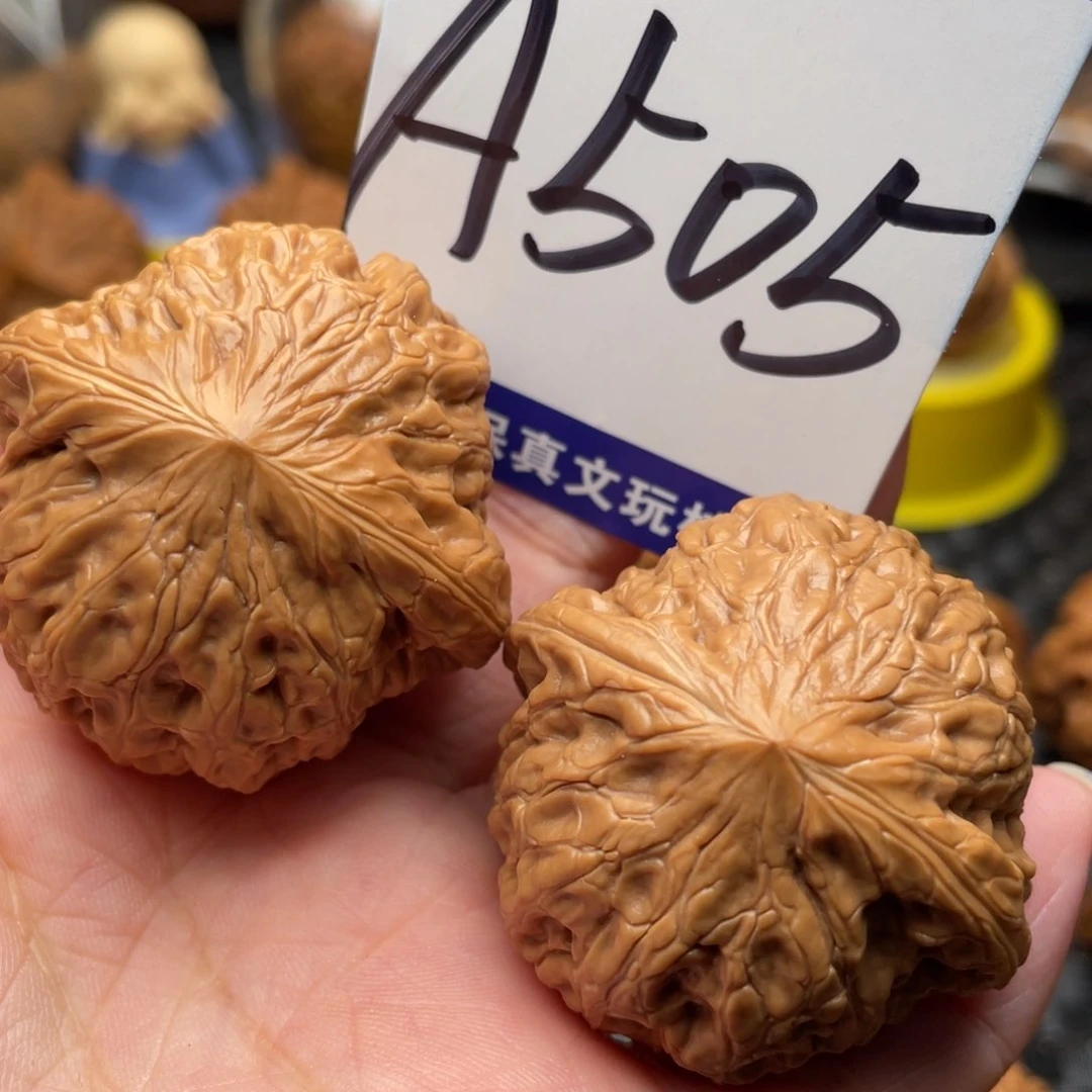 桃核把件铁锤妹妹40