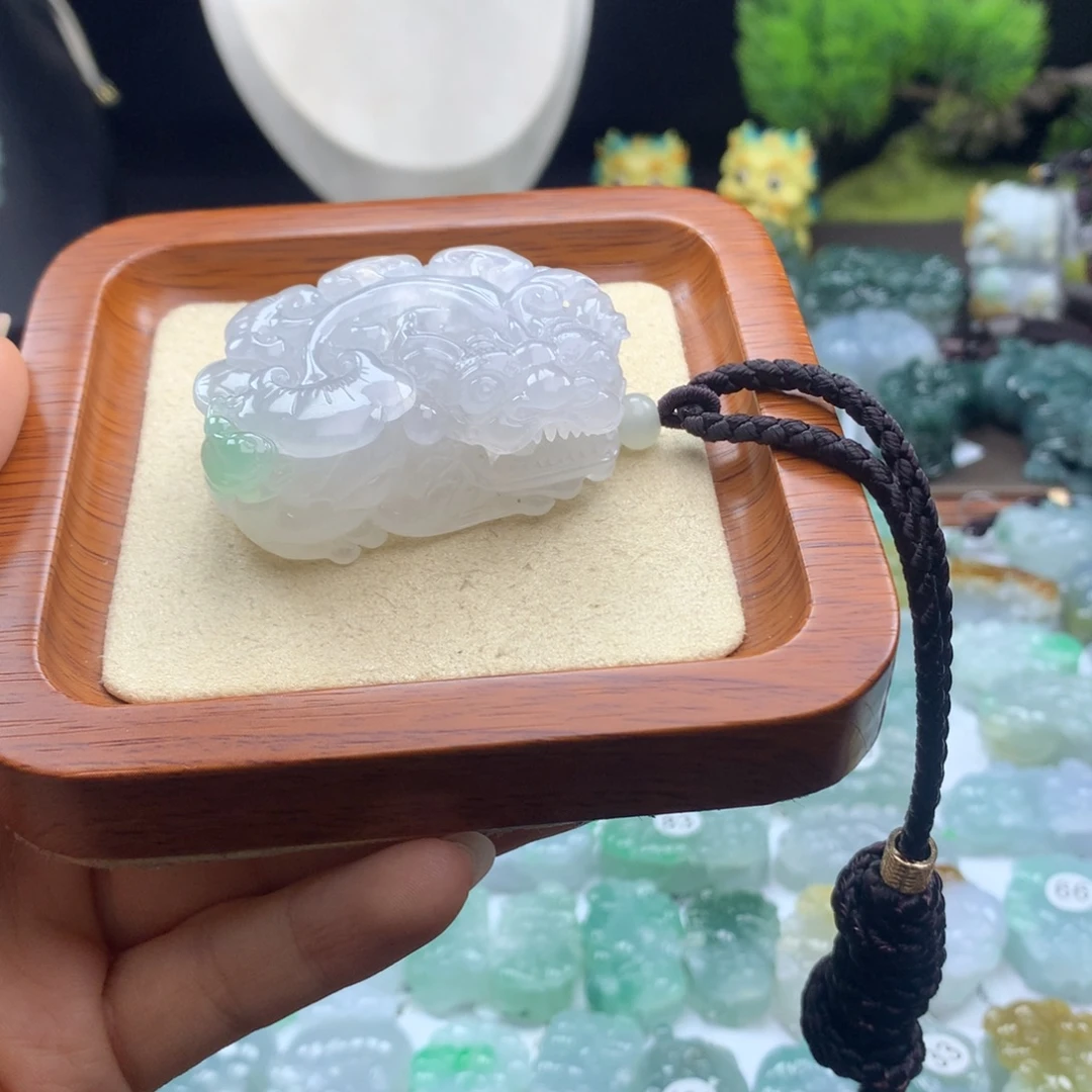 翡翠未镶嵌颈饰33