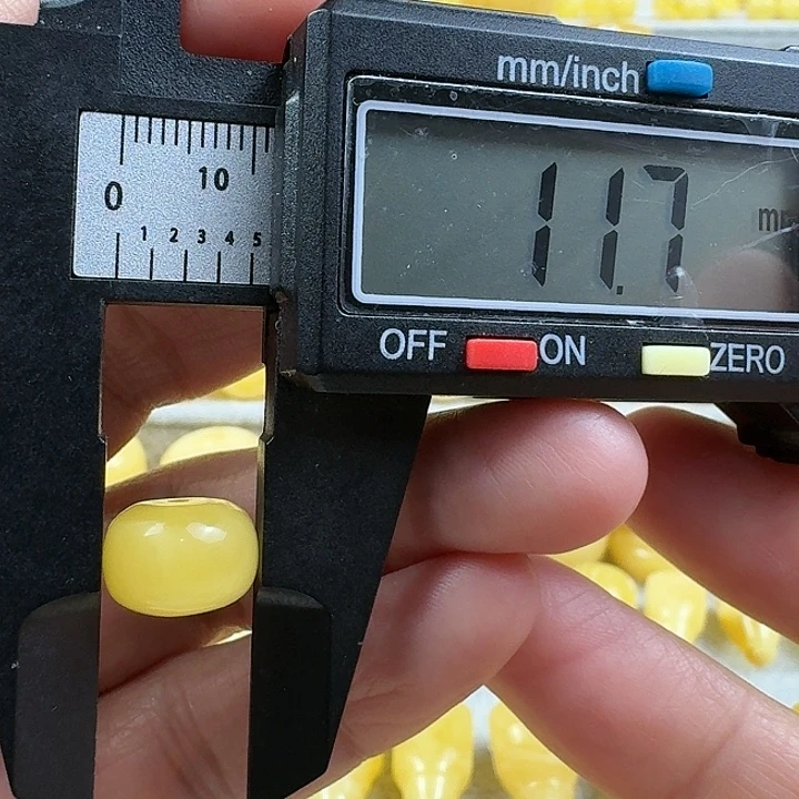 蜜蜡未镶嵌裸石23