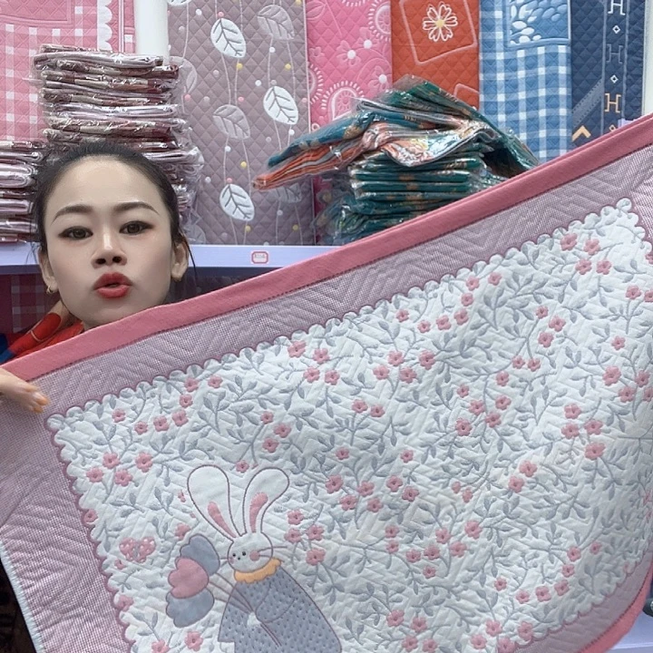 棉粉色小花兔纯棉