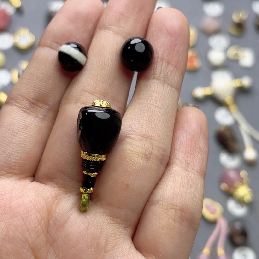 行***行玛瑙/玉髓未镶嵌文玩配饰