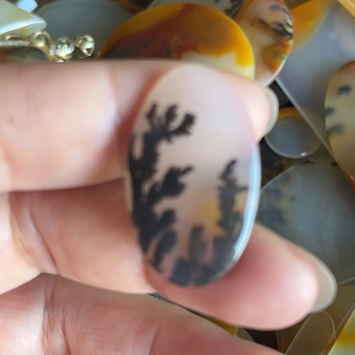 石英质玉（黄龙玉）未镶嵌其他