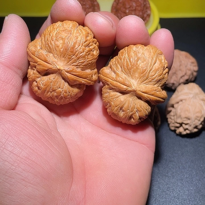 吉***庆文玩核桃把件00011