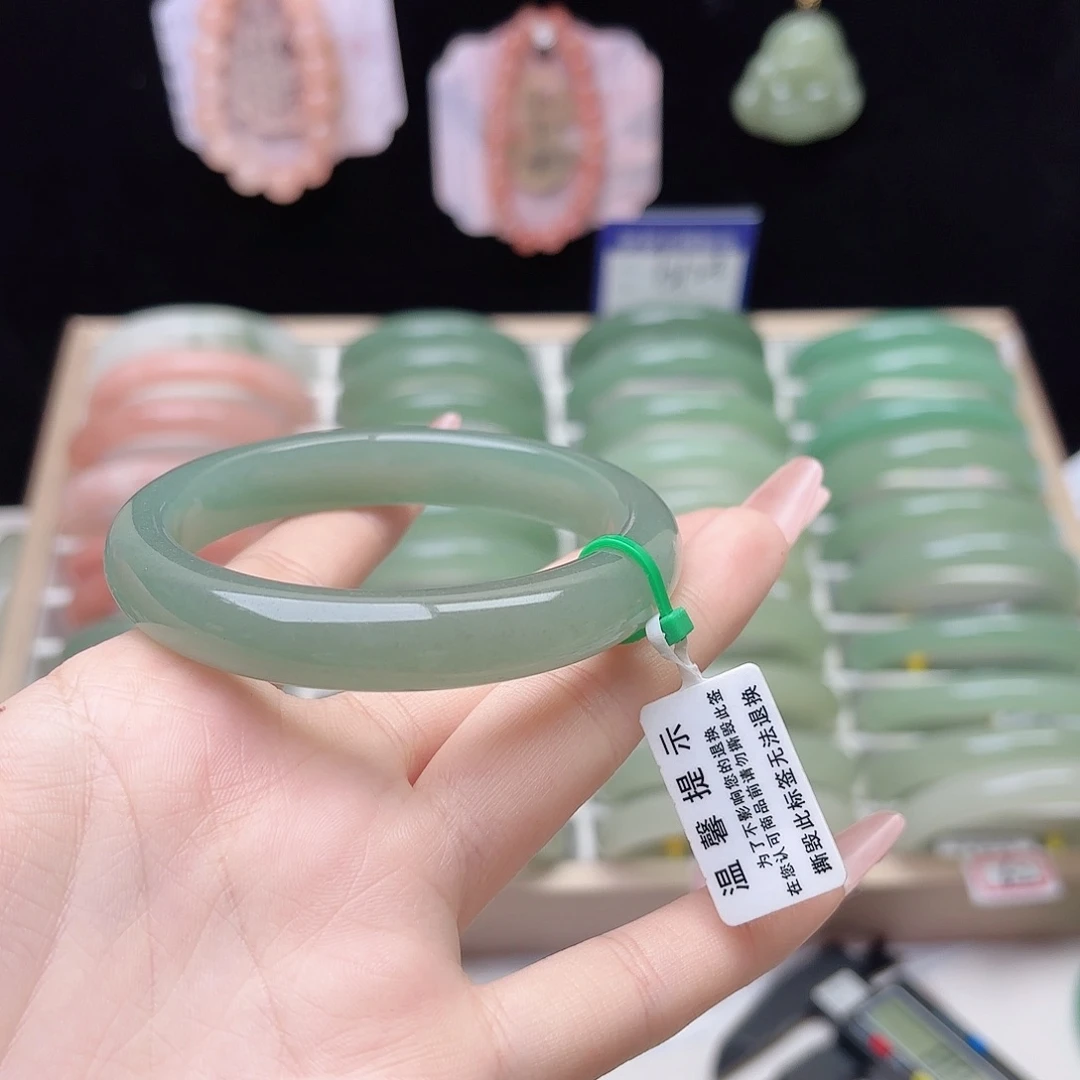 石英质玉未镶嵌手镯58