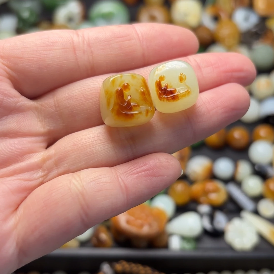 和田玉颈饰未镶嵌石****子