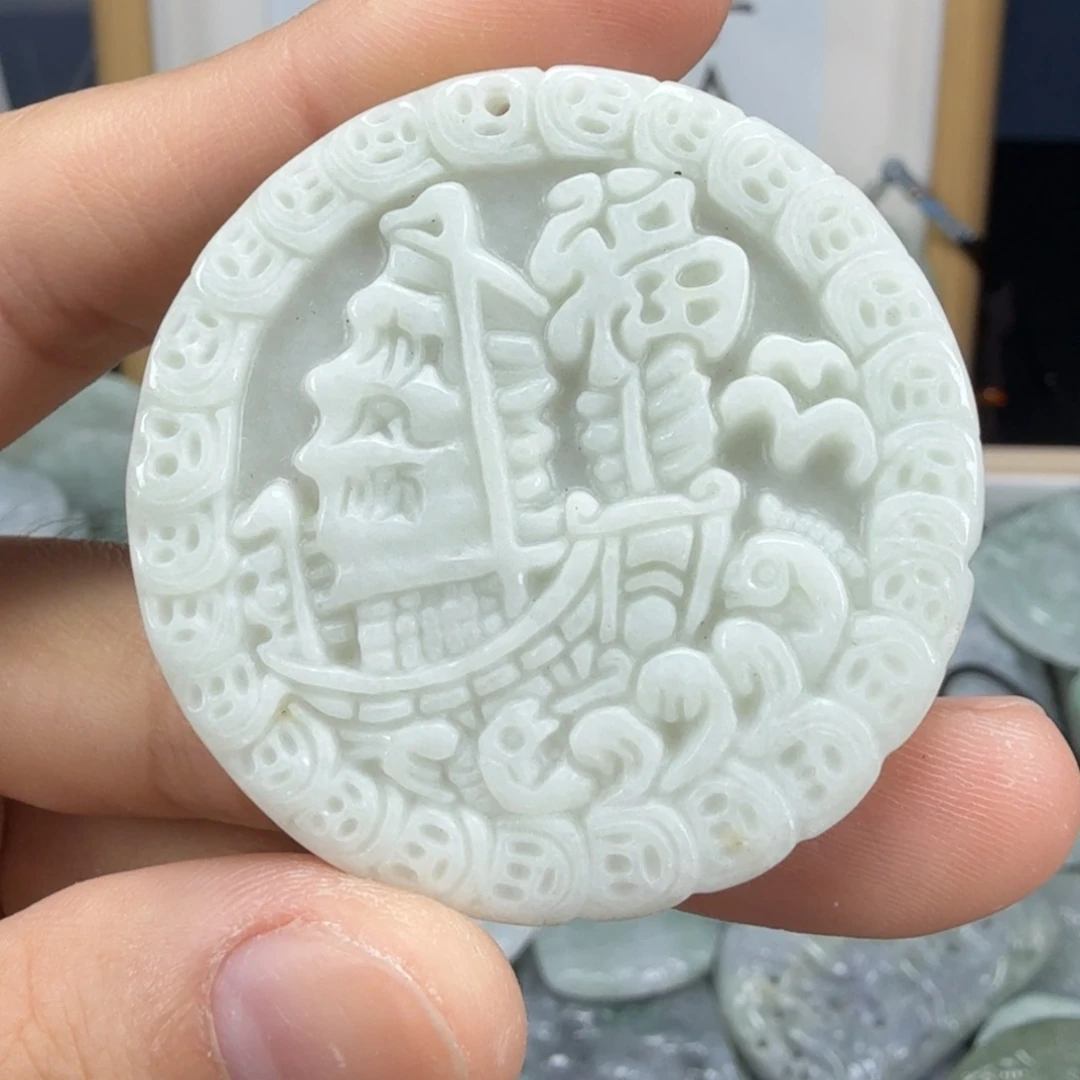 翡翠挂件未镶嵌翡翠
