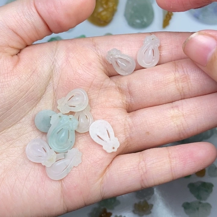 定制翡翠未镶嵌一对