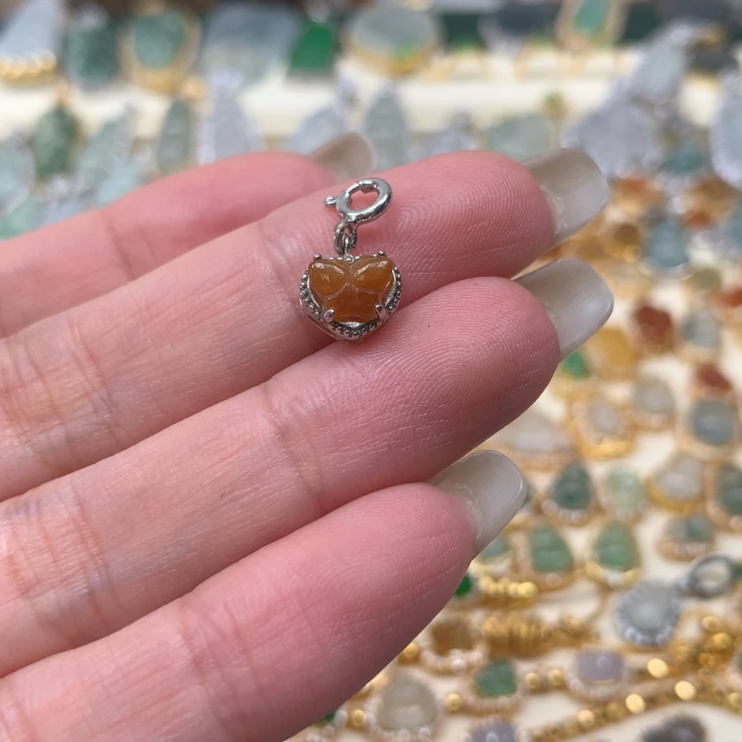 颈饰银S925镶嵌翡翠人**戏