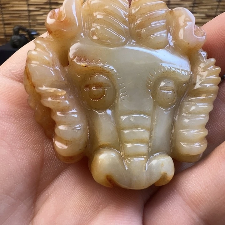 未镶嵌和田玉（糖玉）挂件