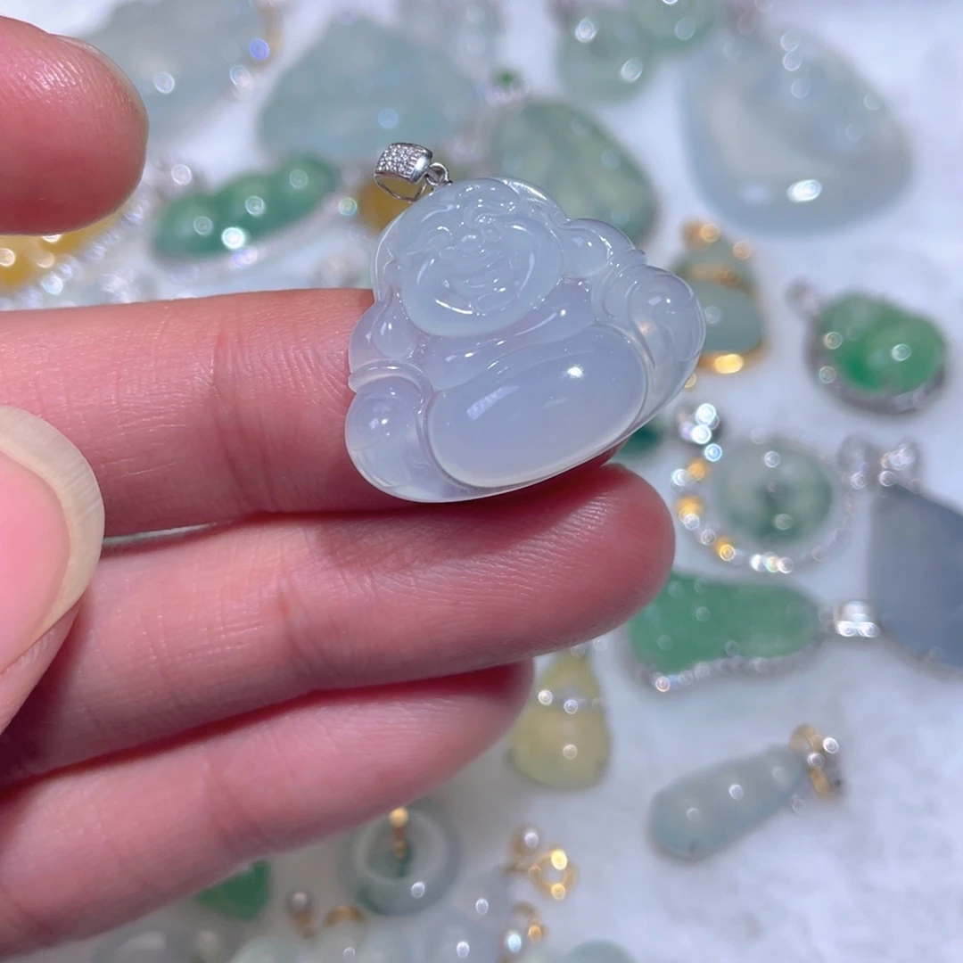 翡翠18K金镶嵌颈饰翡翠