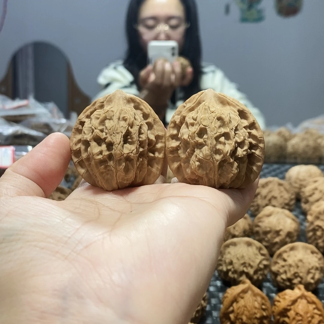 杭***岳桃核吊坠血玲珑40+