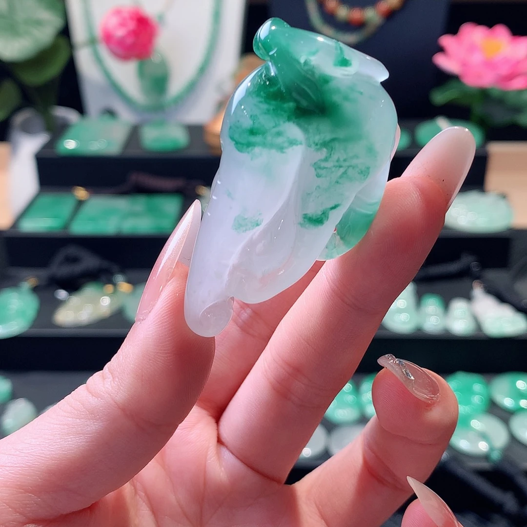 石英质玉未镶嵌吊坠