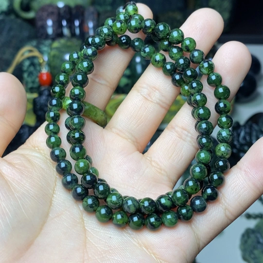 未镶嵌蛇纹石玉吊坠