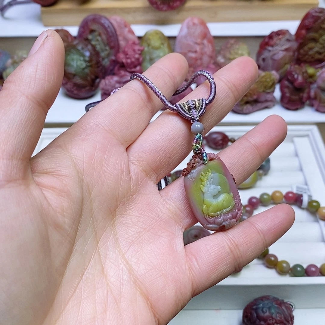 玛瑙/玉髓盐源玛瑙吊坠未镶嵌