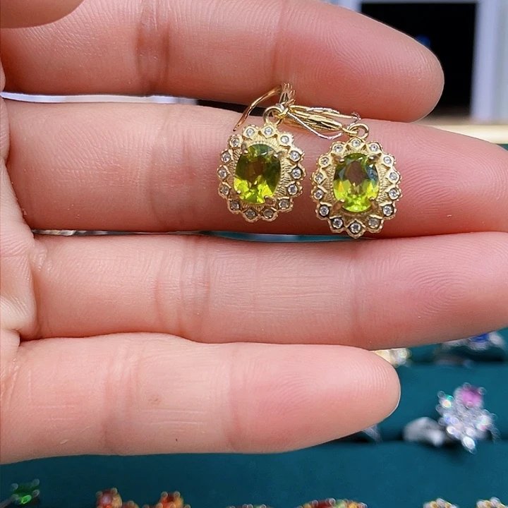 橄榄石耳饰银S925镶嵌