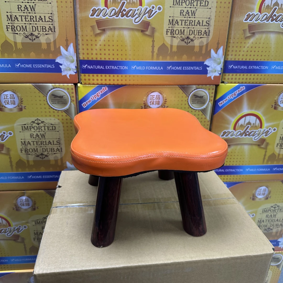 四叶草凳子家用皮质小木凳颜色随机