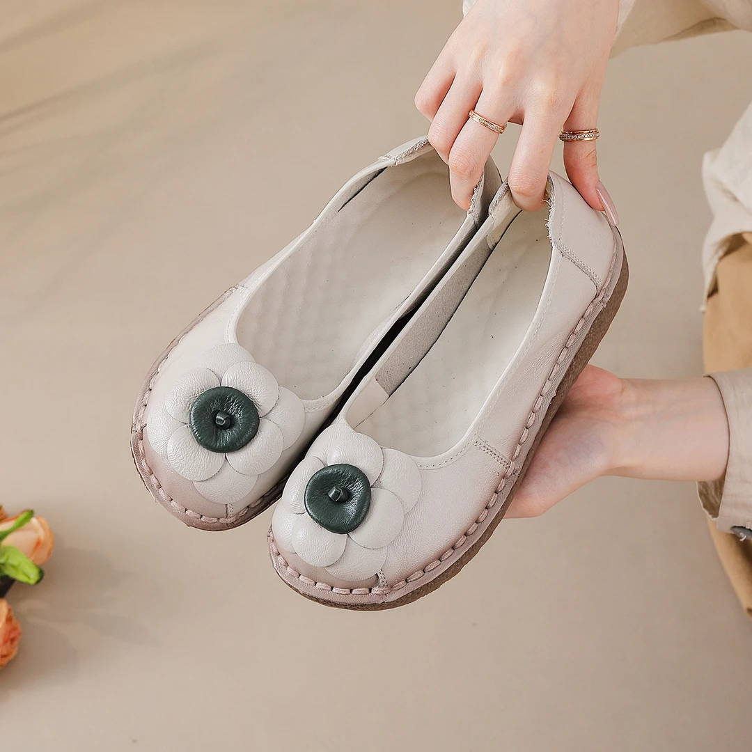 2025春秋新款民族风复古花朵平底真皮手工单鞋软底女鞋豆豆鞋