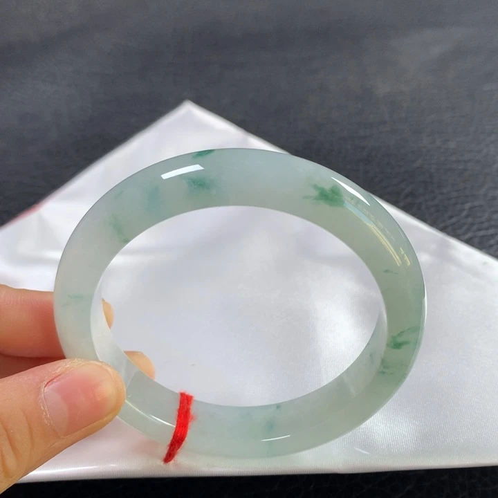 翡翠未镶嵌手镯57圈