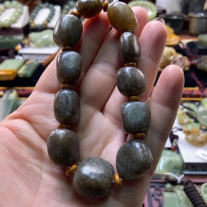 未镶嵌手串岫岩老玉（透闪石质玉）