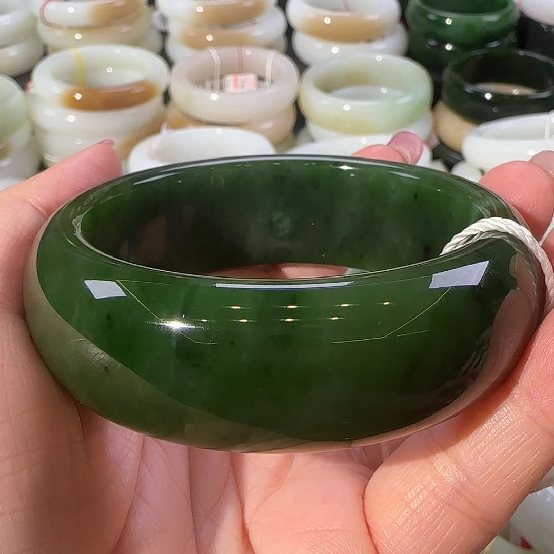 和田玉（碧玉）未镶嵌手镯