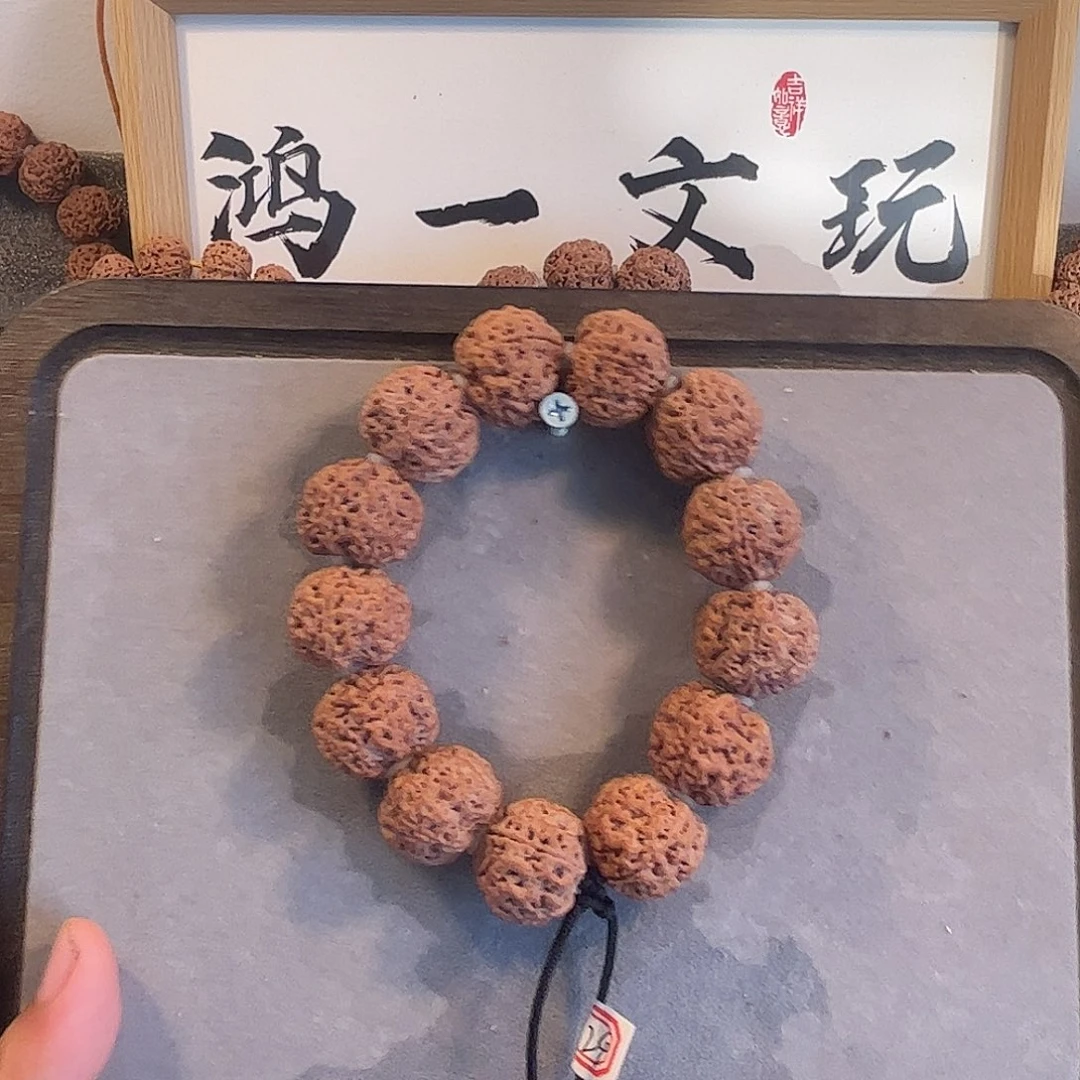 无***安吊坠金刚菩提24蜂王