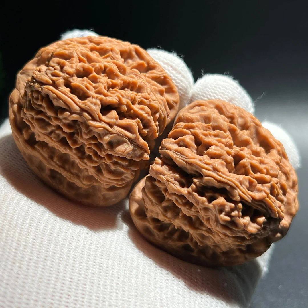 文玩核桃全品南疆石边45高42肚43天花板【112】