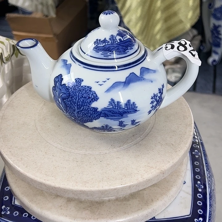 摆件青花瓷居家摆件茶壶，默认瑕疵福利放漏