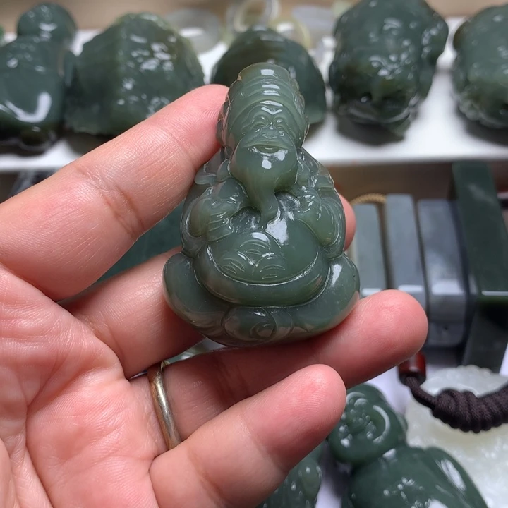 和田玉（糖玉）未镶嵌颈饰