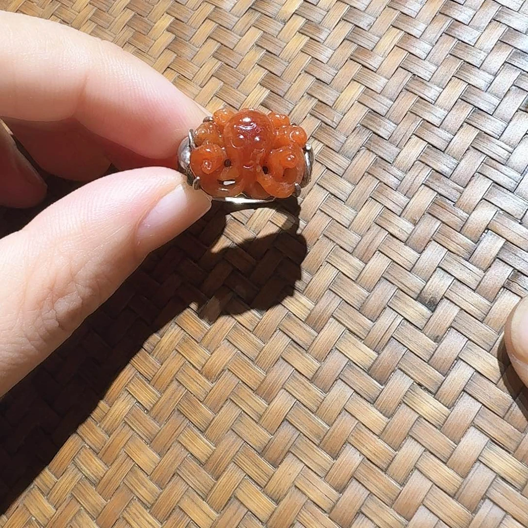 银S925镶嵌戒指翡翠个性十足