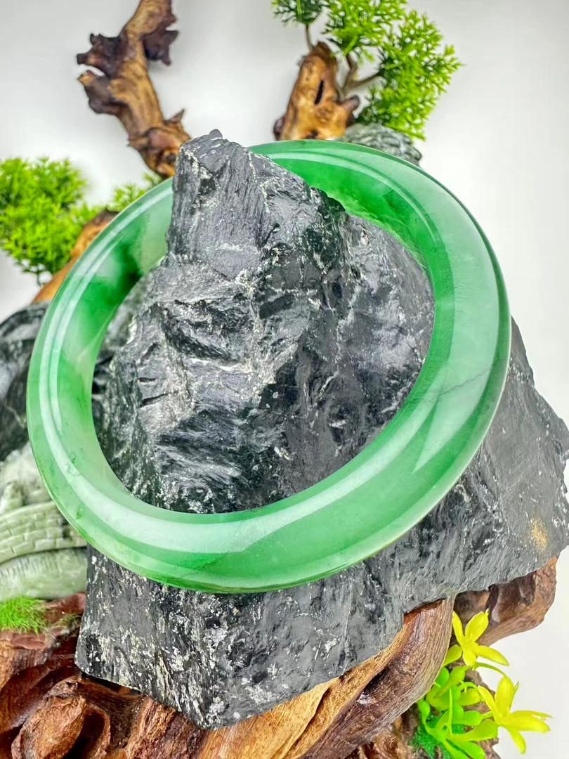 非洲翠手镯天然玉石贵气时尚