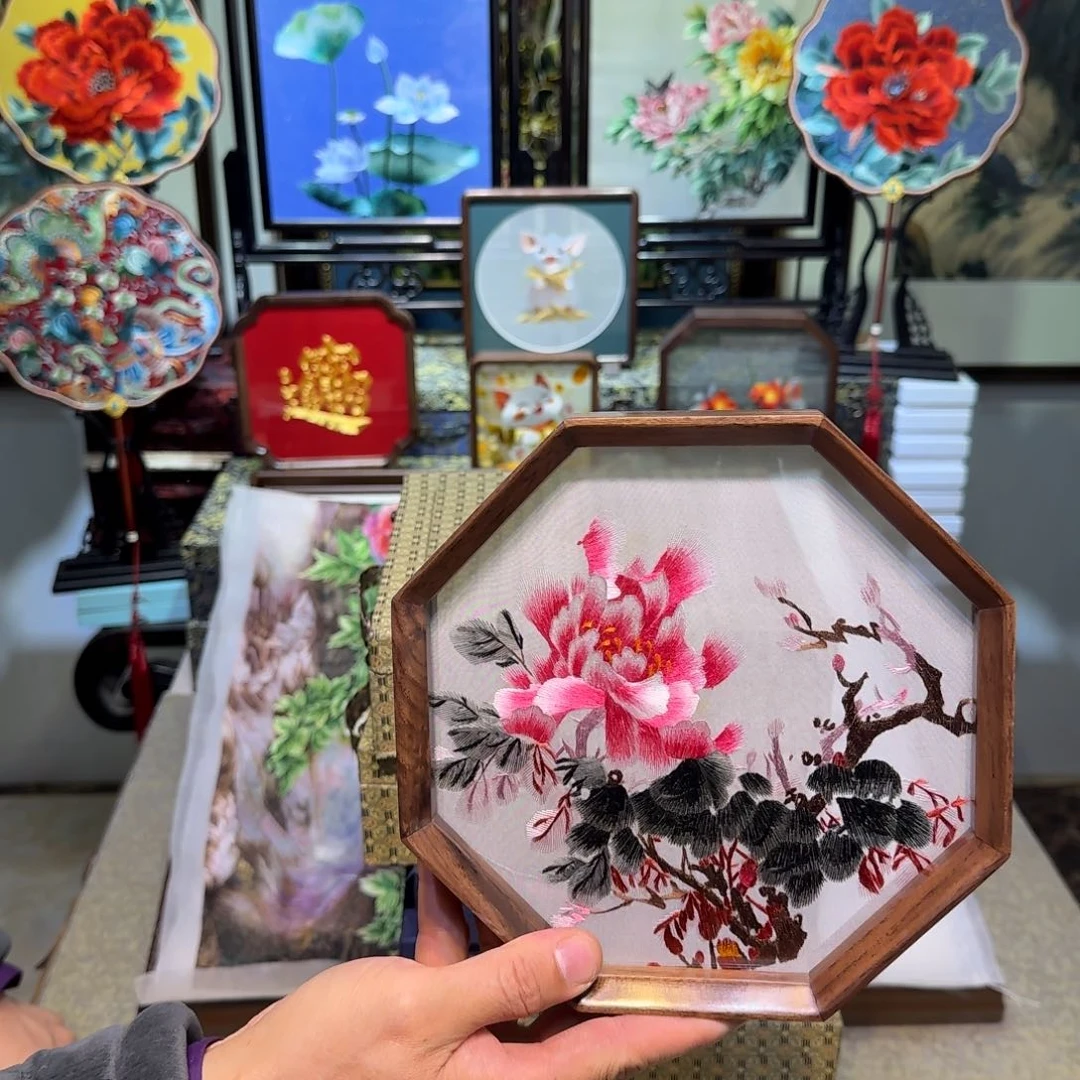 刺绣刺绣工艺精湛
