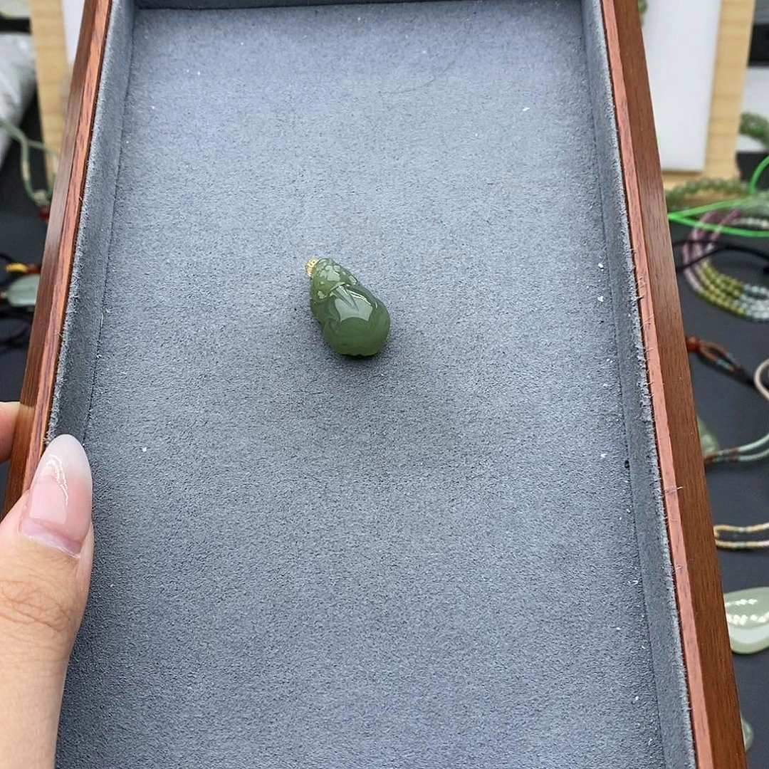 和田玉吊坠(不含链)18K金镶嵌