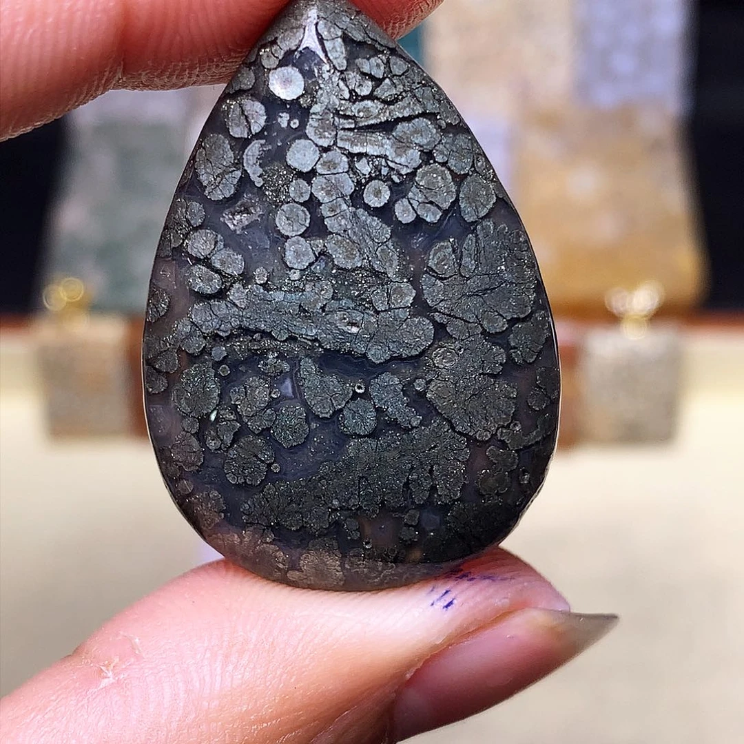 硅化玉珠宝奇石合金达*欧