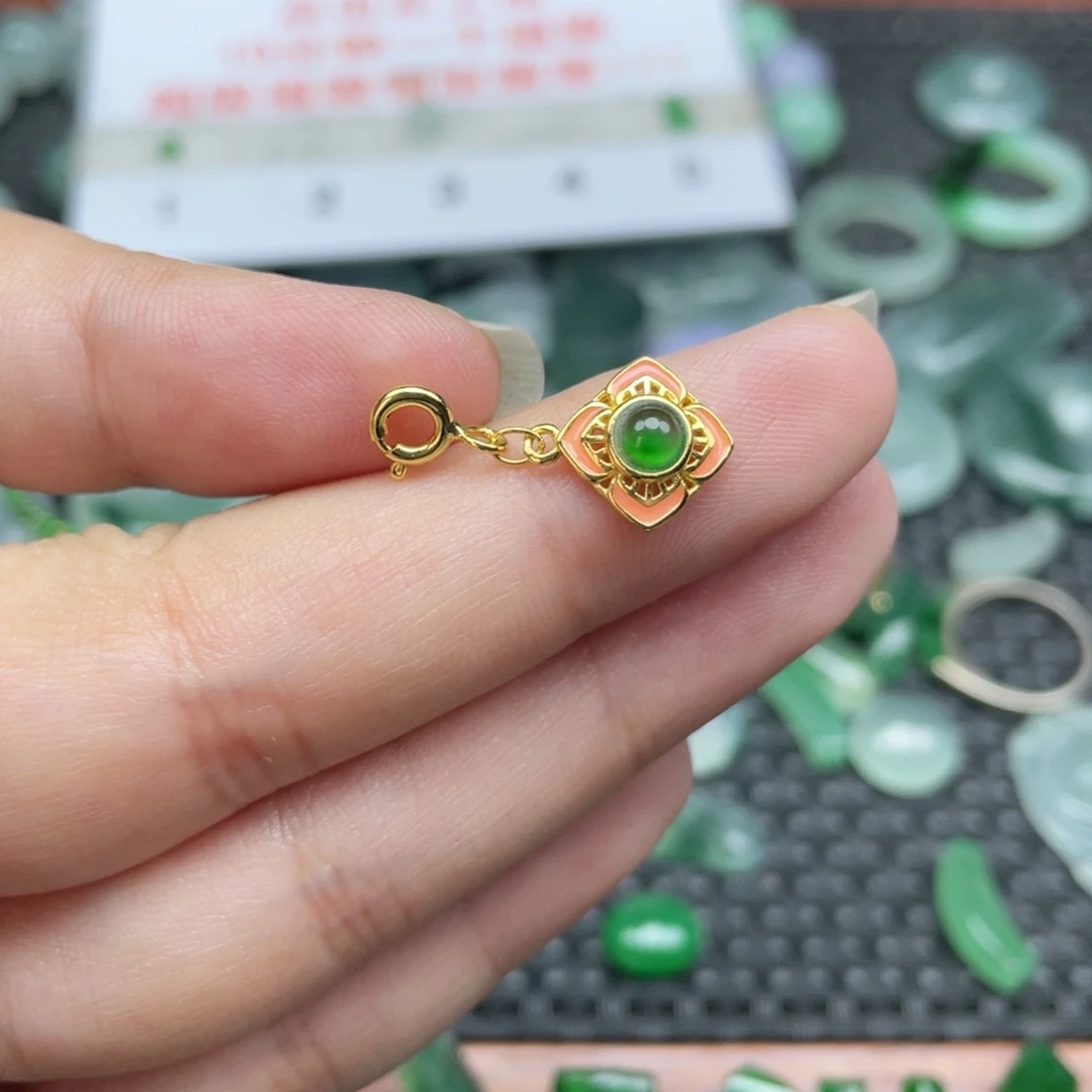 未镶嵌挂件翡翠  翡翠