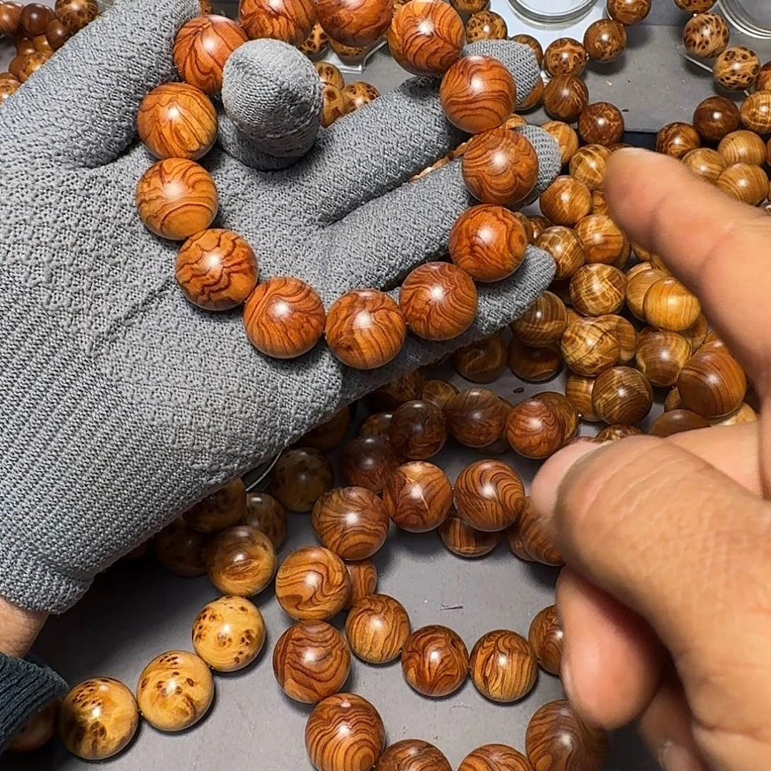 意***志柏木（崖柏）太行变异榴乱纹18手串