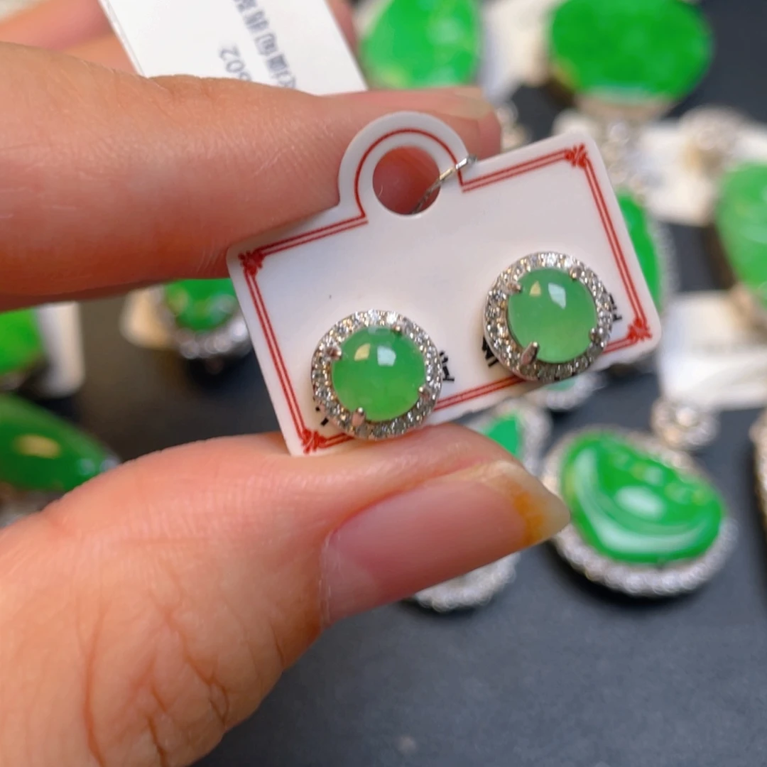 颈饰银S925镶嵌翡翠耳钉