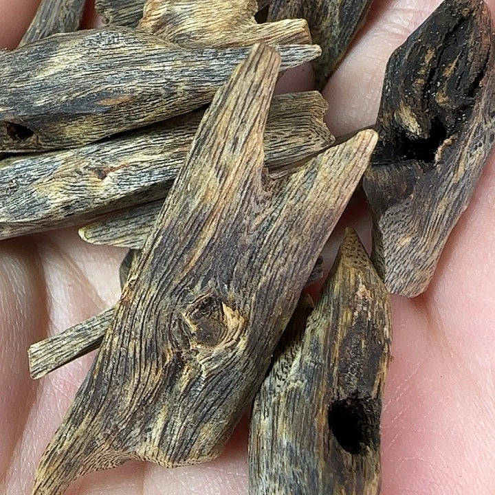 张勺子沉水块料 18 克