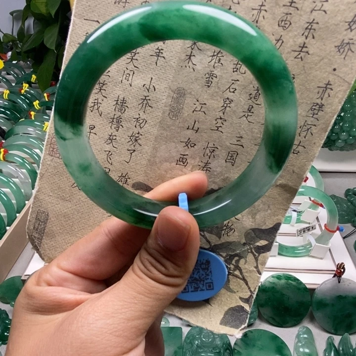未镶嵌手镯石英质玉