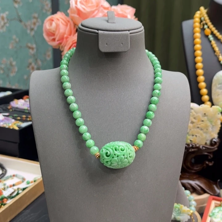 翡翠未镶嵌吊坠(赠链)新货 美美哒