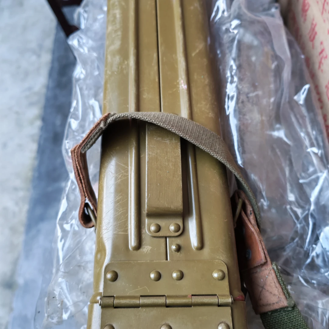 休闲风筒式款收纳，可移动镜子。