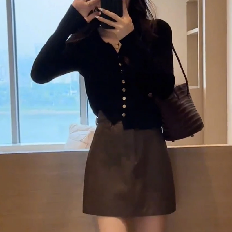 韩系纯色单排扣长袖针织开衫女秋季新款简约气质显瘦短款外套上衣